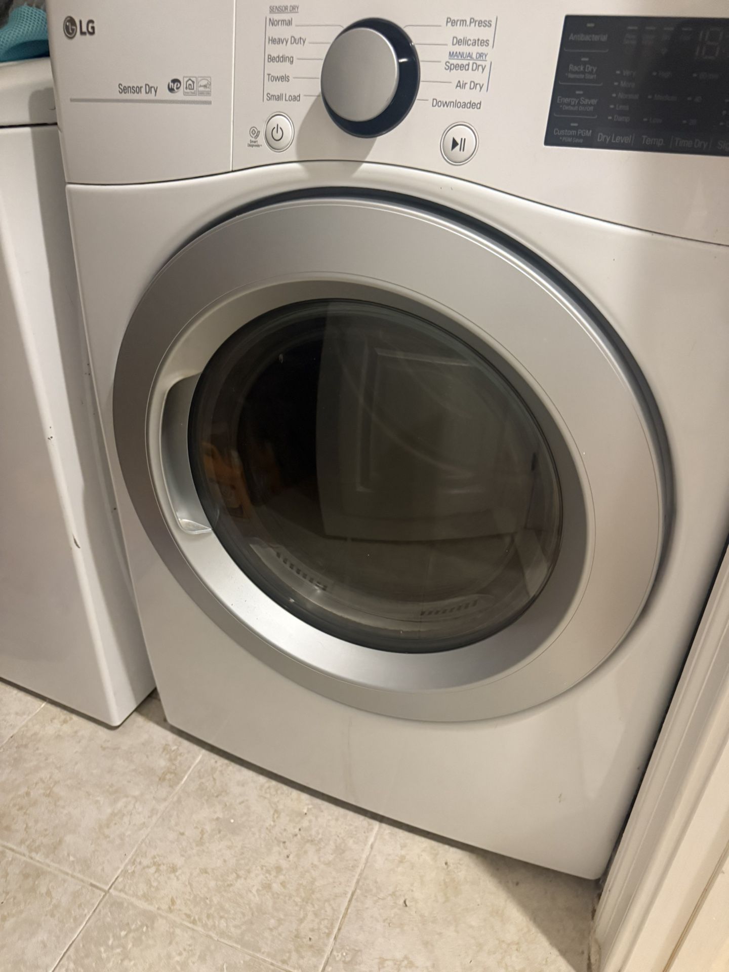 LG 7.4 cu ft Sensor Dry Electric Dryer – Works Great! (Pick Up Today)
