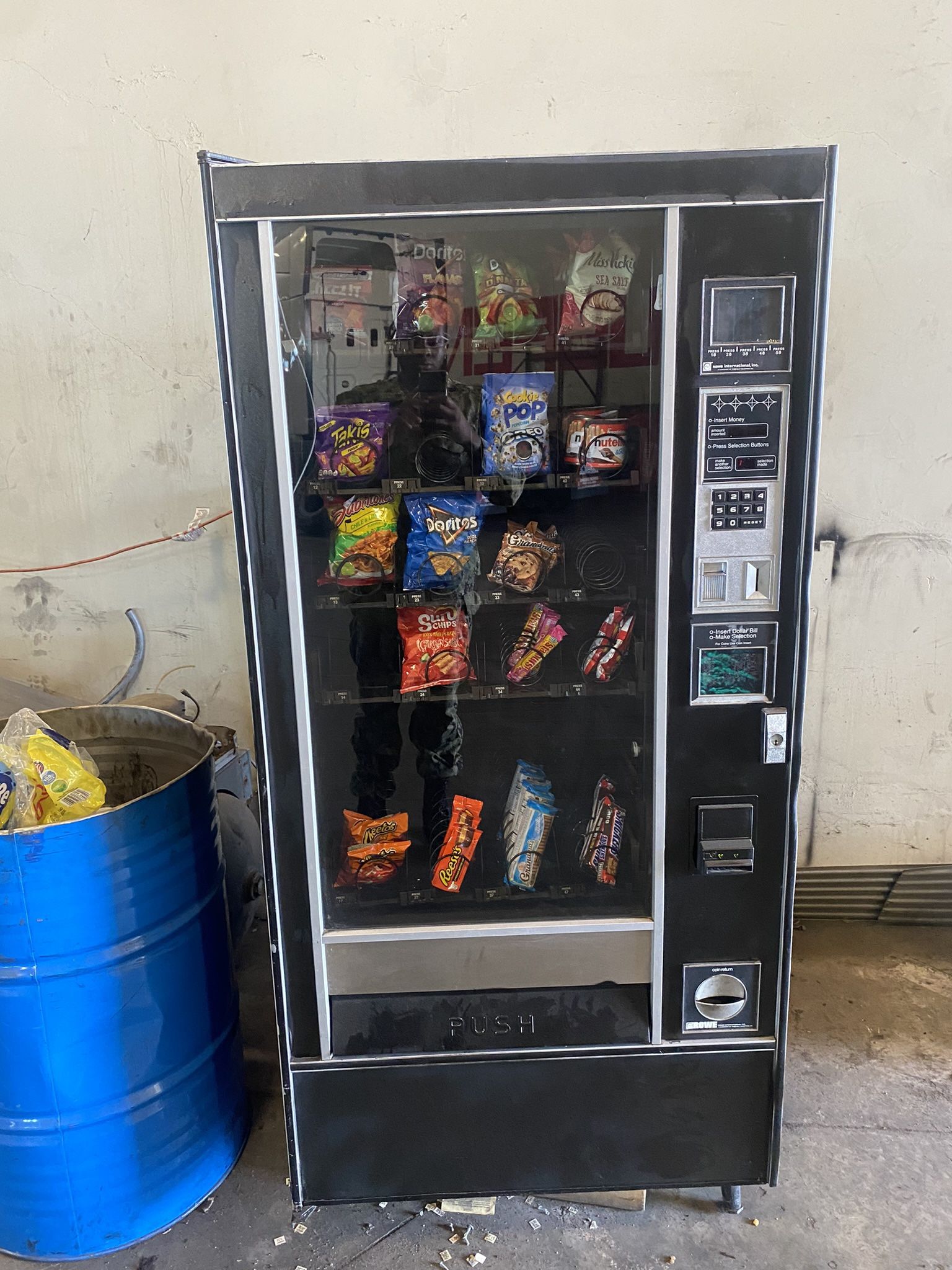 Rowe 4900 Vending Machine