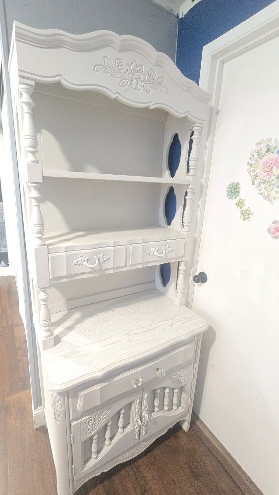 7 Piece Dixie bedroom set French provincial, Full Size Bed, Dresser, Hutch, Desk, Bookshelf,