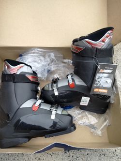 Ski Boots New Mens 8.5 / Women's 9.5 Tecnica New