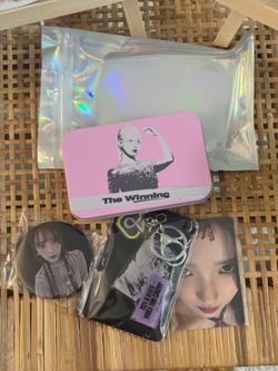 IU HEREH World Tour Concert 2024 Los Angeles - Official Gift Set