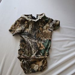 baby's clothing