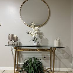 Gold Round Mirror Matching With Console Table 