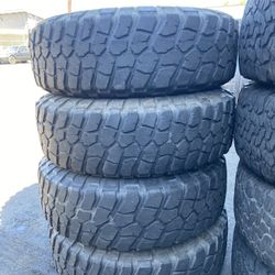 33X10.50R15 LT Marca Bffgoodrich Mid Terrain Usadas En Perfectas Condiciónes De Vida