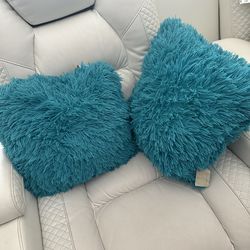 Cushion turquoise 18x18