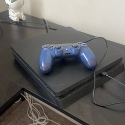Ps4 slim with controller 