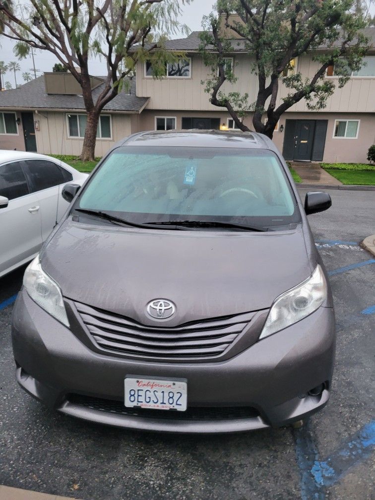 2013 Toyota Sienna