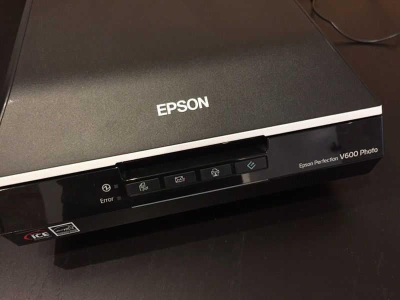 Epson Perfection V600 Photo Scanner for photos and documents