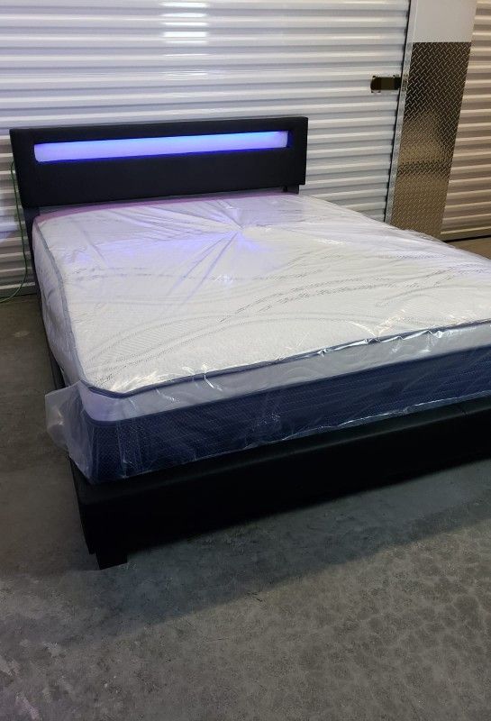 NEW QUEEN PILLOW TOP MATTRESS and BOX SPRING. Bed frame not included 👍