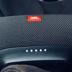 JBL Power Charge4