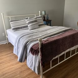 Full Size Metal Platform Bed Frame with Headboard