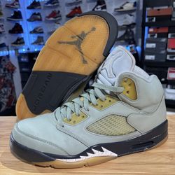 AIR JORDAN 5 RETRO JADE GREEN SIZE 9.5