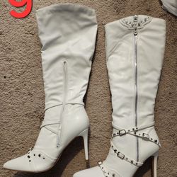 Super cute white needle boots/size 9/ $35 blue diamond & rainbow/