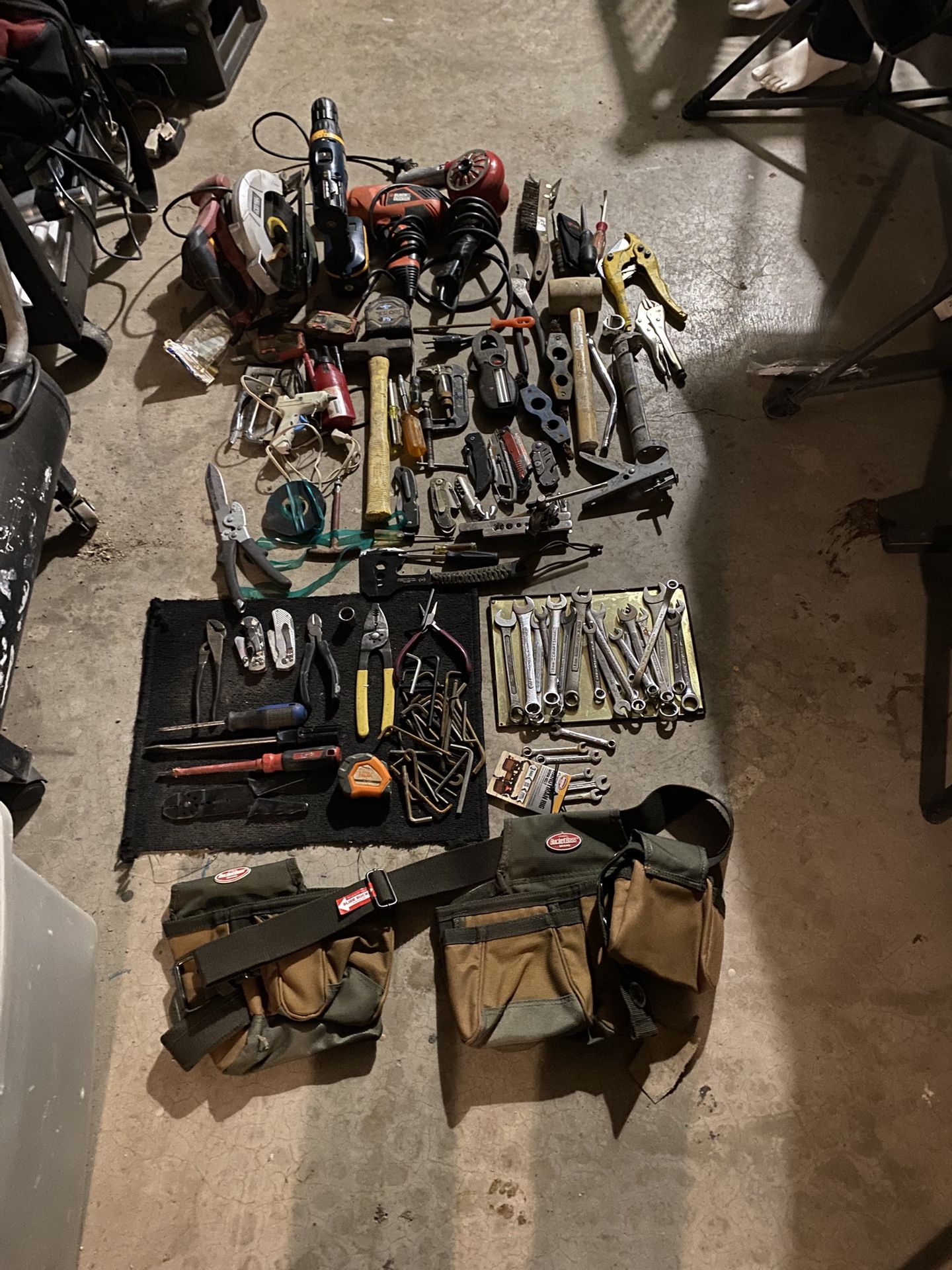 TOOL LOT