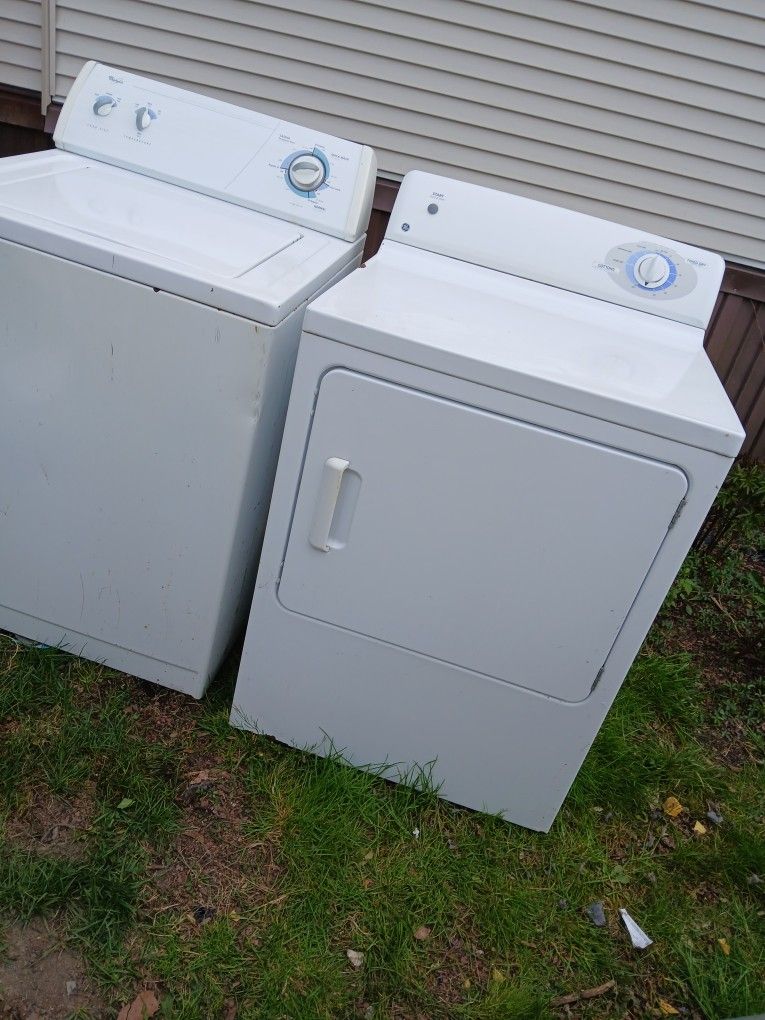 Used whirlpool electric washer and dryer 