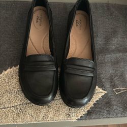 New! Women’s Clarks, Black Ashland Lilly Loafers . Size 8