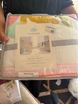 Nursery crib set