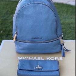 Michael Kors Rhea Medium Backpack with Wallet, Like New/Mochila Con Cartera MK como Nuevas