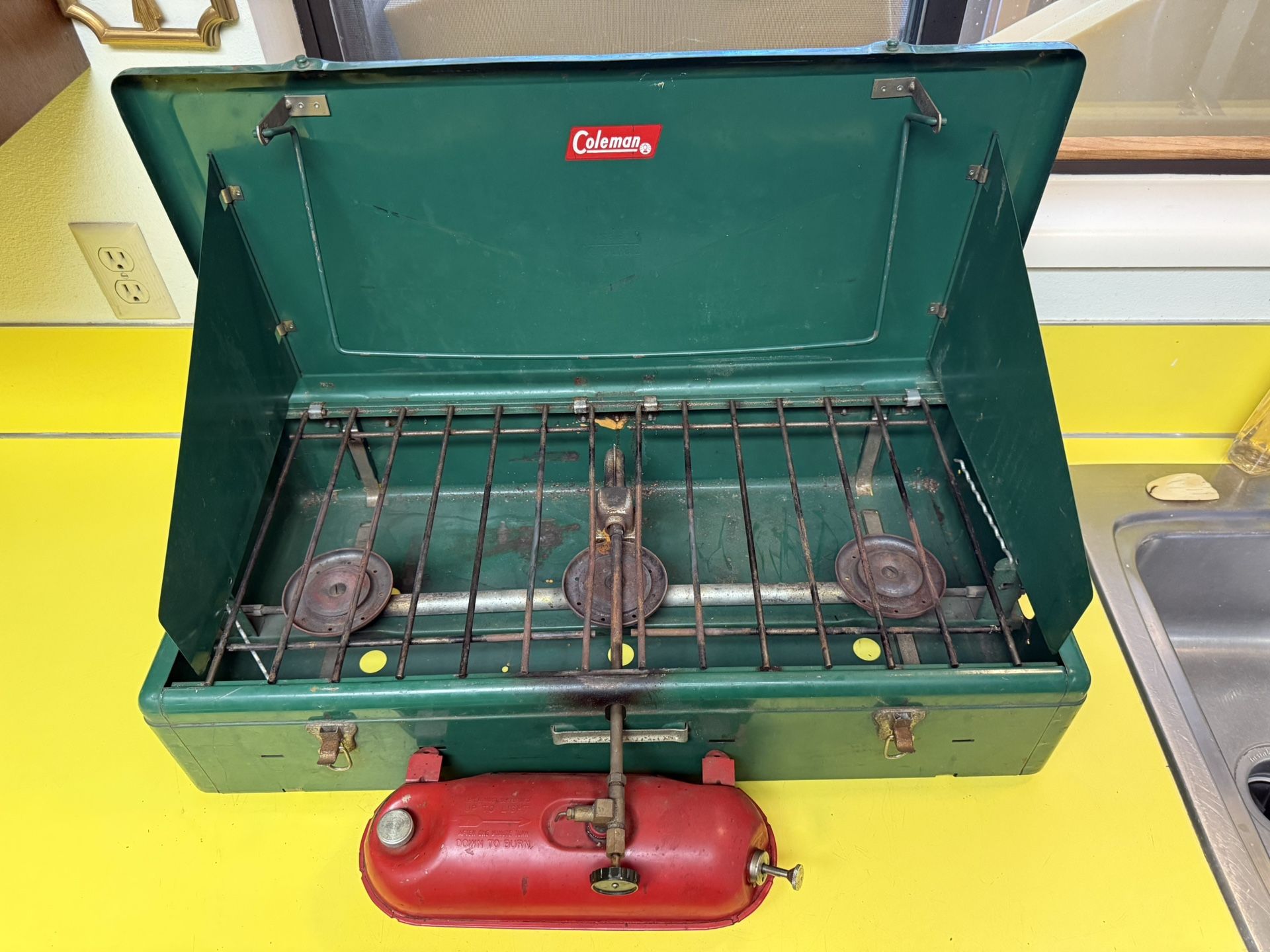 Clean Vintage Coleman 426B Vintage Three Burner Camping Stove