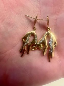 18k gold earrings with diamonds