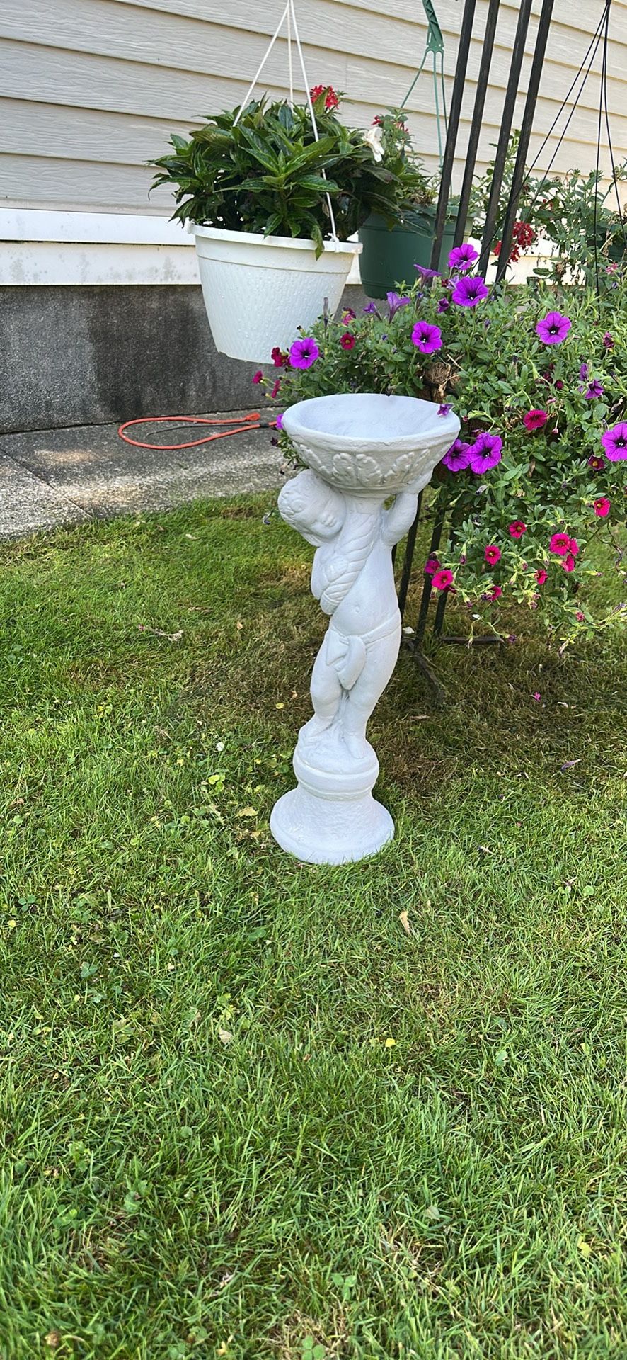 Angel De Cemento Con base Para La agua Para Pájaros