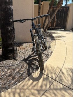2019 Black Giant Trance 2 27.5 Medium frame