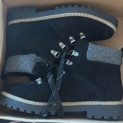 St John’s Bay Quality FootWear -Black Boots 