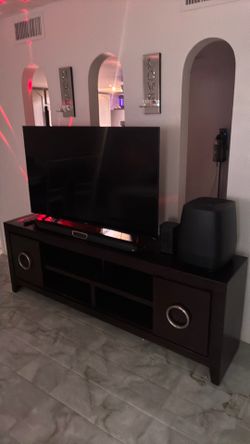Flatscreen TV 65 inch “ hi Hisense