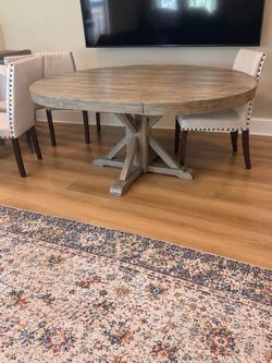 Pottery Barn Round Farmhouse Pedestal Dining Table & 6 Cream Chairs