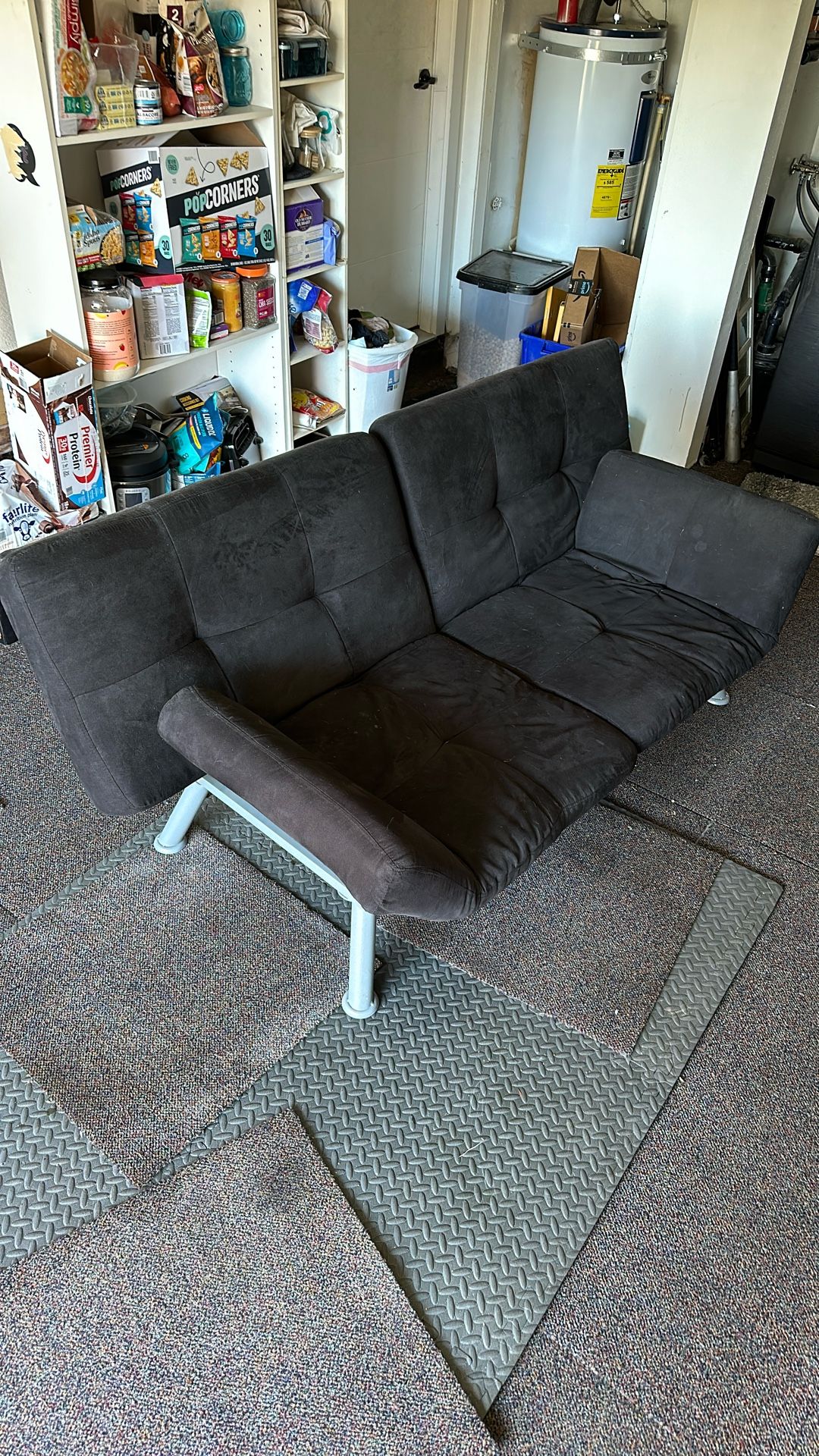 Black Futon