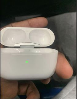 AIRPOD PRO CASE WITH LEFT EAR BUD