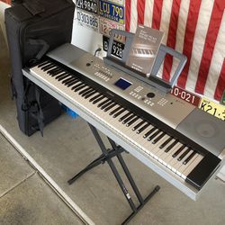 Yamaha YPG-525 Portable Grand Piano