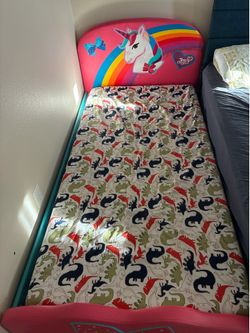 Kids bed - girls
