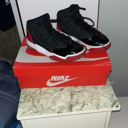 Jordan Nike Basketball Shoes ( Size 5y )