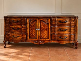 Vintage French Provincial 9-Drawer Dresser / Credenza – Original Owner – Great Condition