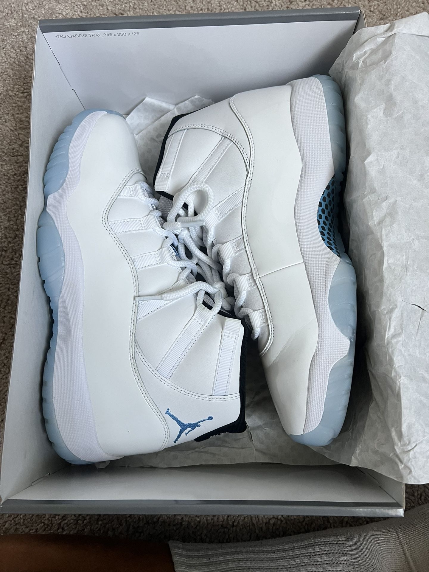 Air Jordan 11 Retro’s (Legend Blue)