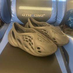 Yeezy Foam Runners size 8 in men 