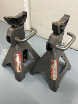Jack stands