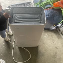Toshiba 12,000 BTU Portable Ac