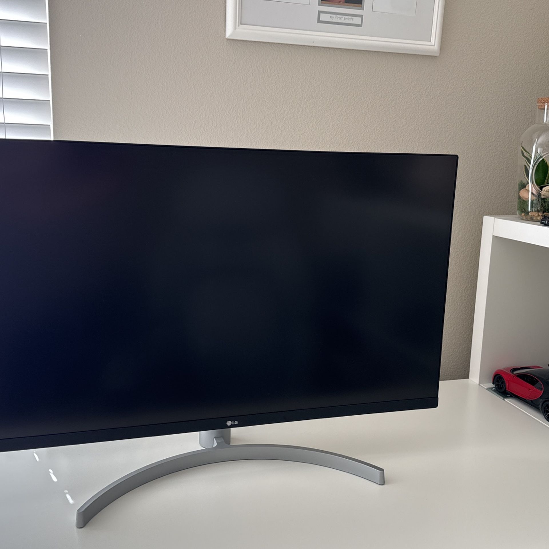 LG 32 Inch 4K Monitor For Sale Model 32UN550-W