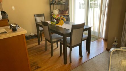 DINING ROOM TABLE WITH 4 CHAIRS AND BENCH GREY FABRIC