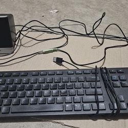 Combo - Dell Wired USB KEYBOARD + Wired UBL Computer Speakers  Used