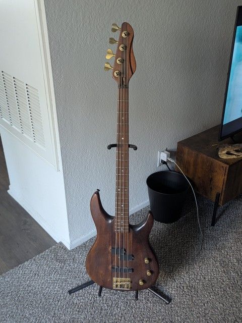 Peavey Bass Guitar
