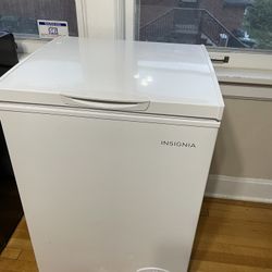 3.5 Cubic Ft. Chest Freezer