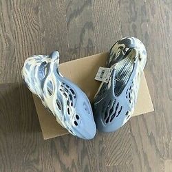 Yeezy Foam RNNR “Moon”