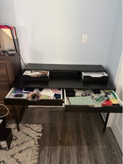 Black Desk