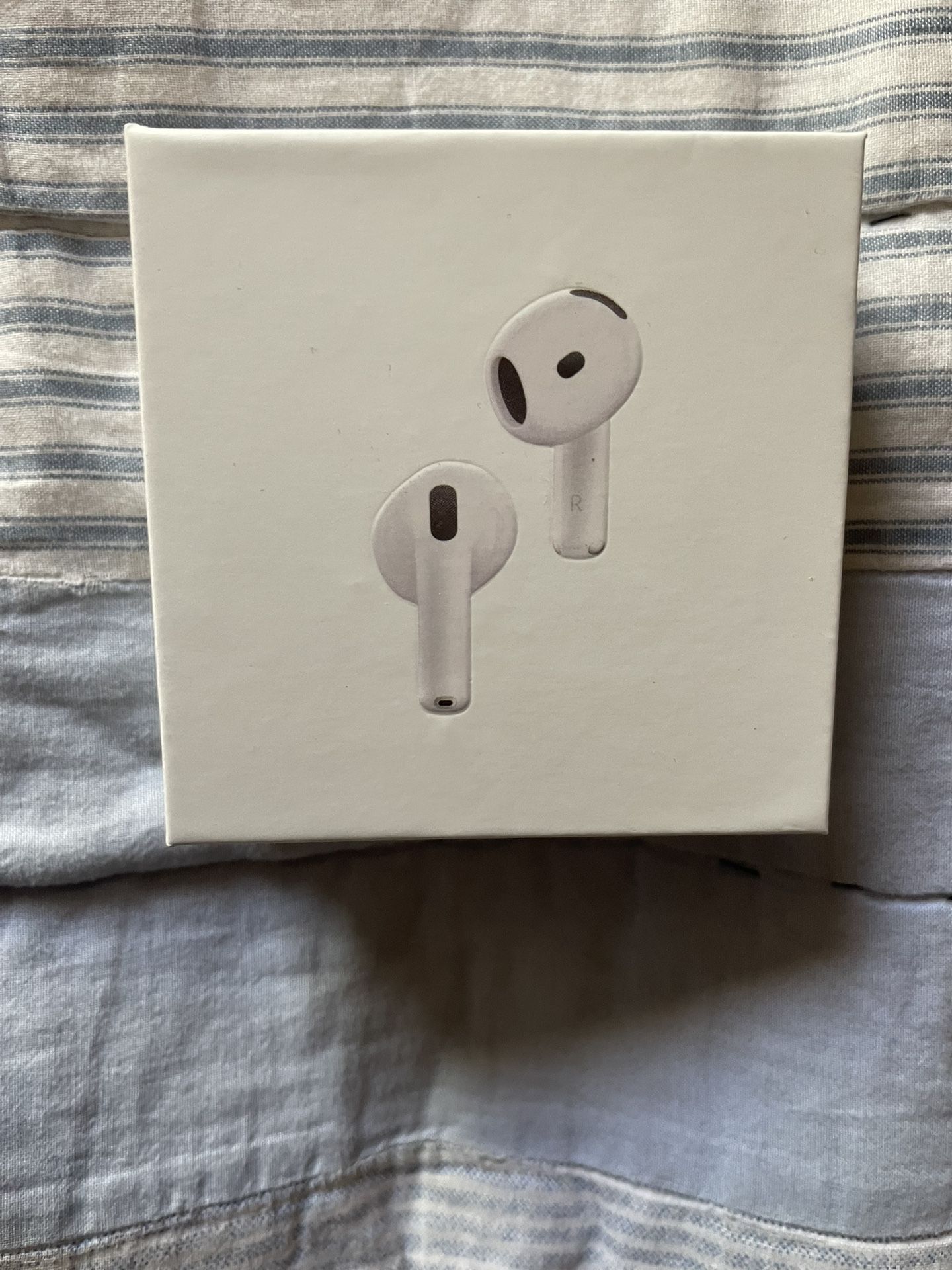 AirPods 4