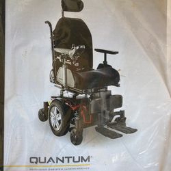 Quantum J4 Power Chair