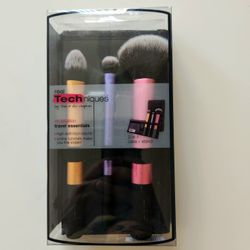 Real Techniques Travel Essentials