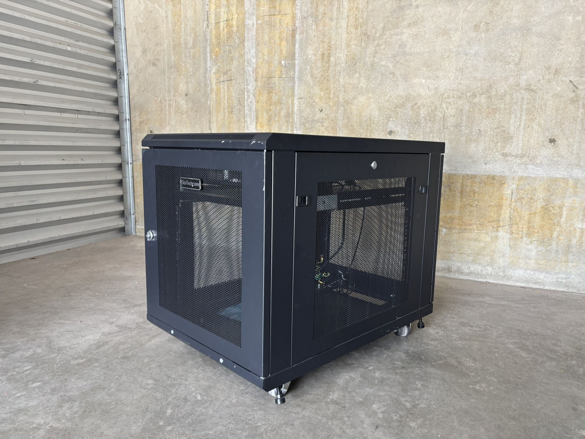 Startech Server Rack + Tripp Lite UPS